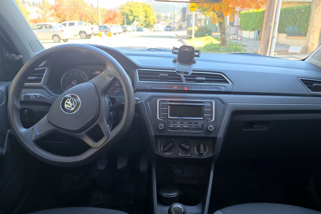 VW VOYAGE 2017