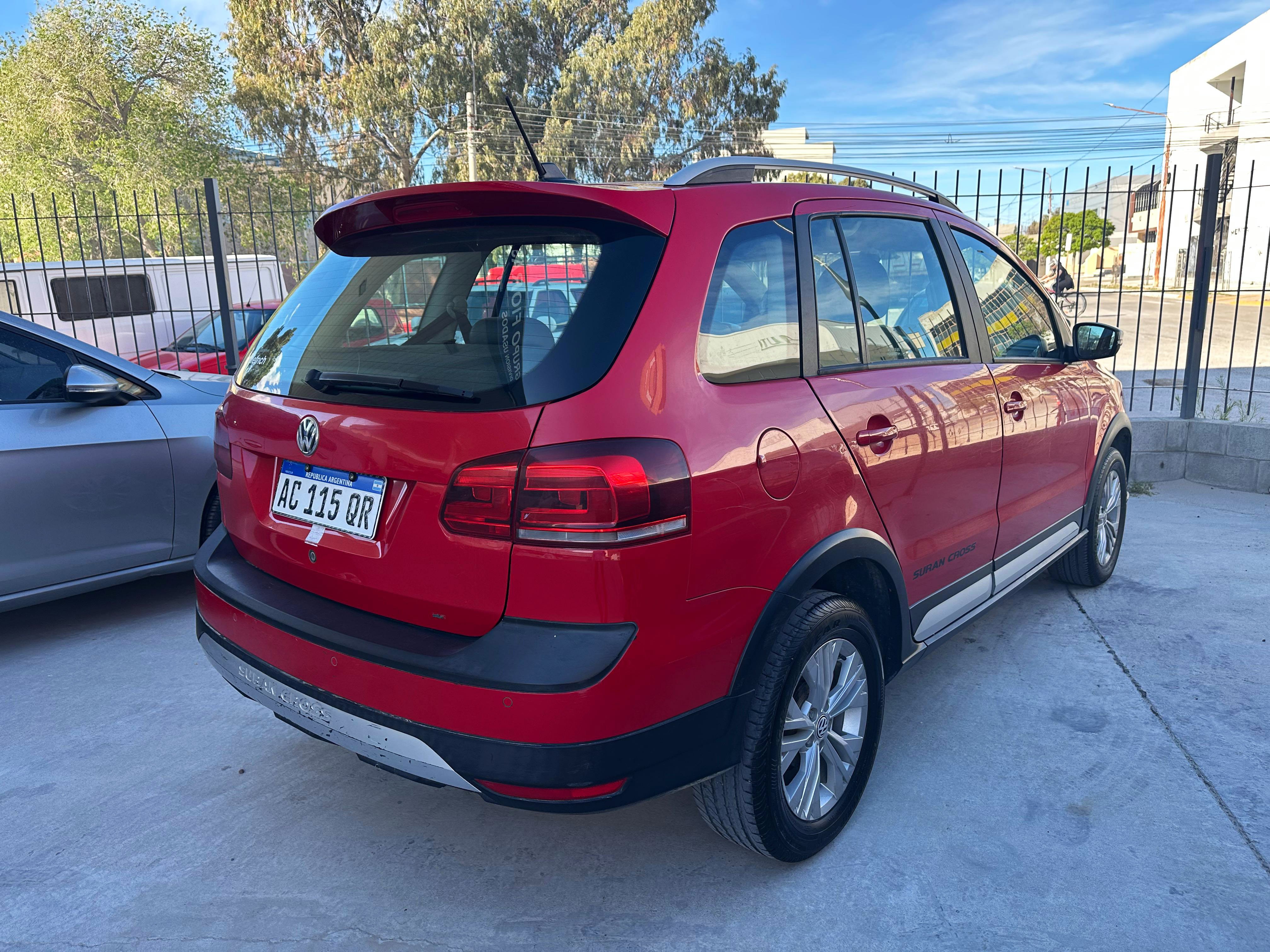 VW SURAN CROSS 2017